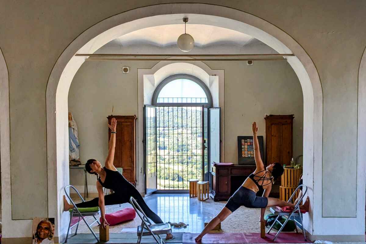 yoga an ostern 2025, yogaferien über ostern 2025, yoga urlaub umbrien ostern, yoga karin italien ostern 2025, yoga ostern in italien